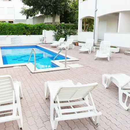 Businci تروغير